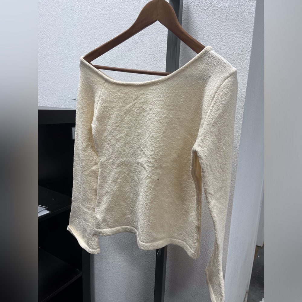 Du Soleil knit bell sleeve top
